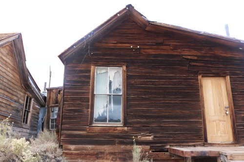 nuhstalgicsoul:Just your typical creepy mountain ghost town Bodie, California
