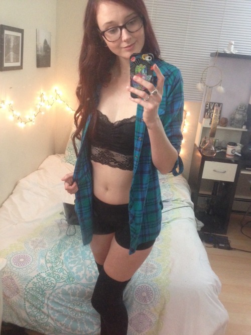 underherspelll: Had a great night on MFC! Thanks everyone who hung out and tipped and helped me reac