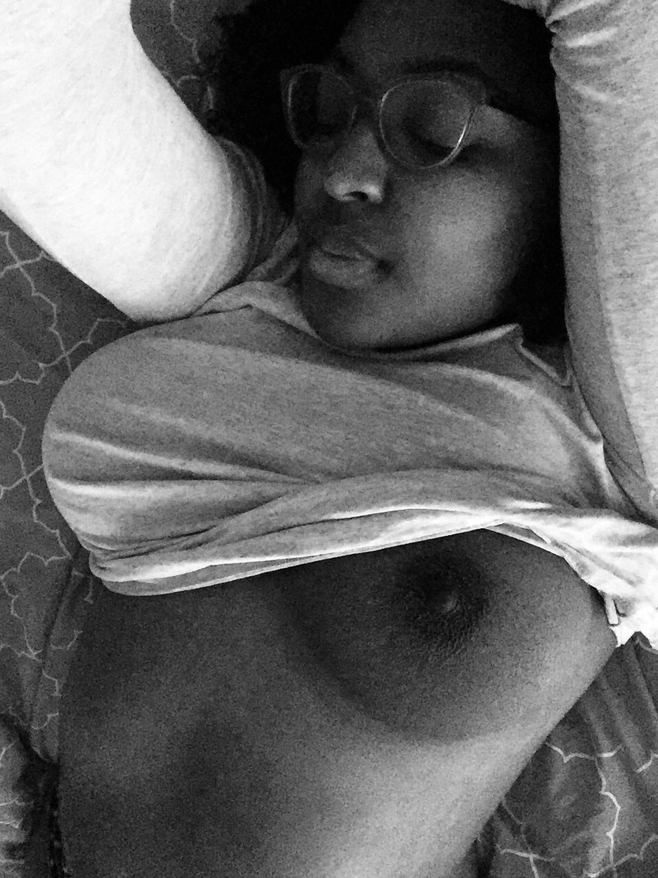 ittybittyjelly:  🖤🤟🏾🖤