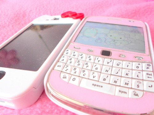 sukrina: HELLO KITTY <3