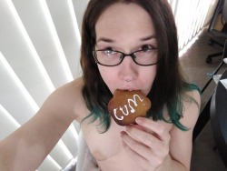 cutietransprincess:I’m a slut for gingerbread