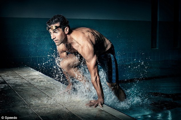 celebgosspb: Gethin Jones flaunts his abs after following six week programme with