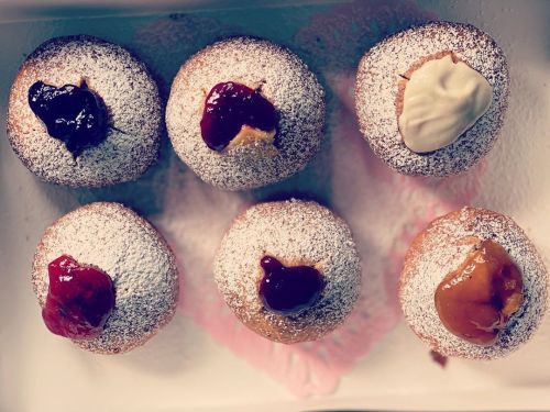 Look at these gorgeous vegan pączki from Belightful Bakery that Misiu ordered for us! We got apricot