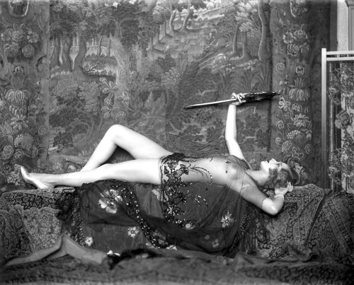 asylum-art:  _NUDITY_ Alfred Cheney Johnston porn pictures