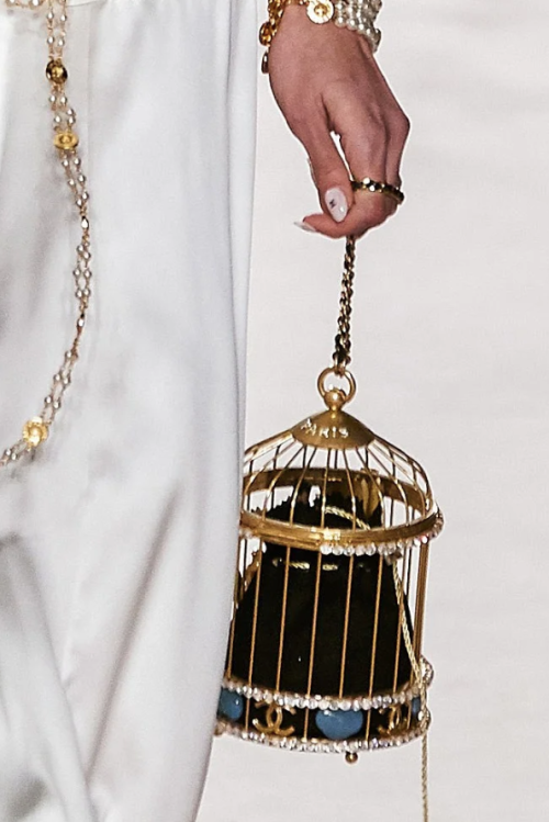 🍒 — bag details @ chanel pre fall 2020