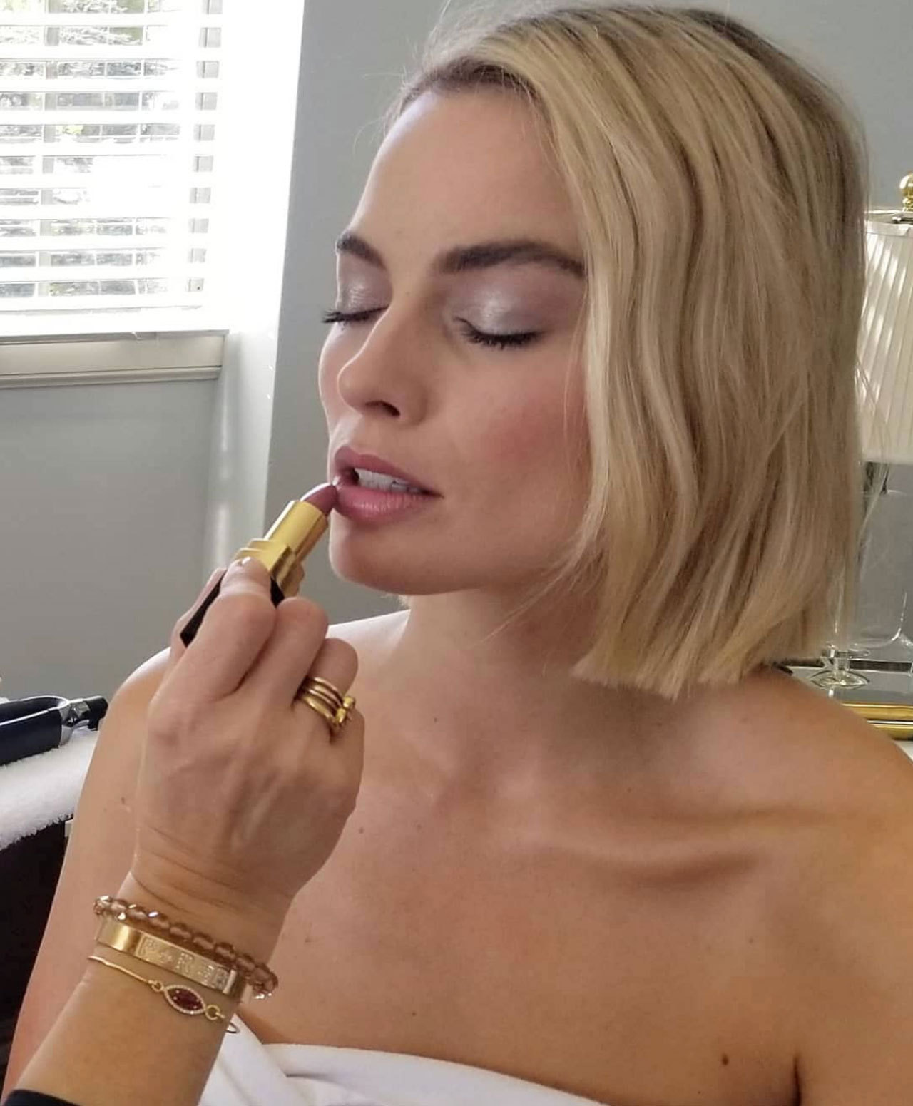 Favourite Oscars 2018 Looks - Margot Robbie ft. - YOU ARE BEAUTIFUL,  BELIEVE IT