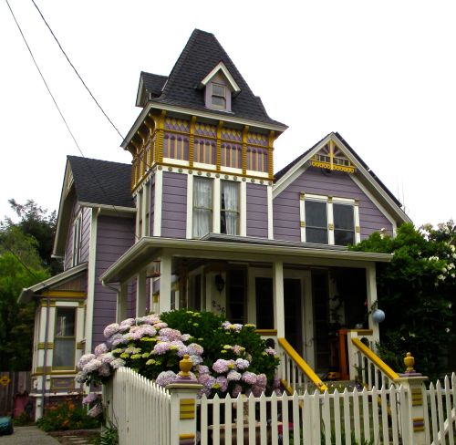 Sex thealy50:  Another nice Victorian home in pictures