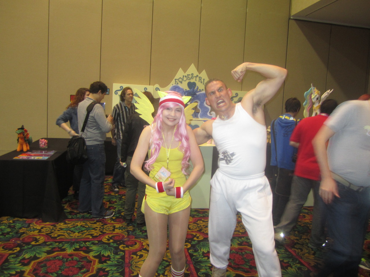 winkonthings:  this was awesome i got a shot with a Bronie doing snow flake at i