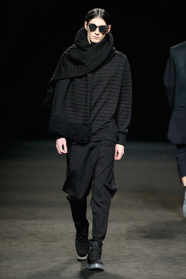 BLACK CLOTHES