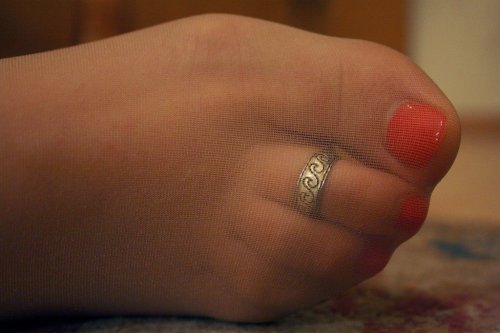 lindaadams:When I see a beautiful foot I get tingles all over my body. 