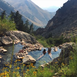 lilmskitten:  lasplayaslasmontanas:  Drove to Idaho and hiked a few miles to marinate in the most beautiful natural hot springs I’ve ever laid eyes on. The amount of time I plan to spend here…Oooh man  Brb going to Idaho 