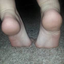 ddammit-annie:  Weird ankle shot but hey..