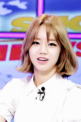 girldayssgdsg:  hyeri being very normal 