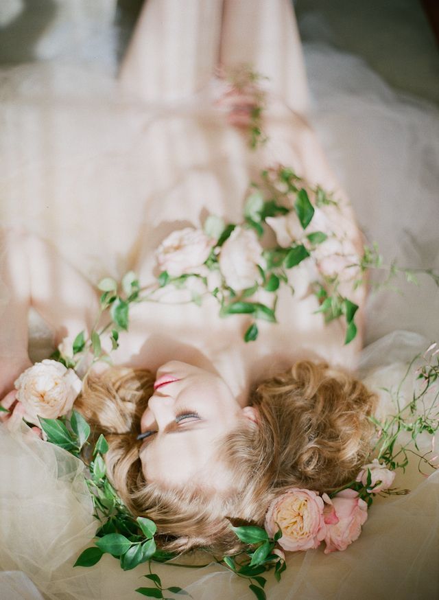 sumisa-lily:“But he who dares not grasp the thorn Should never crave the rose.”
