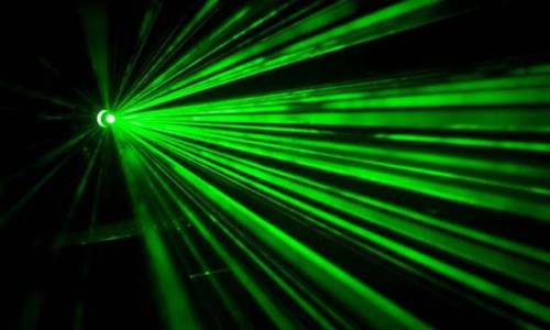  Researchers improve semiconductor laser on siliconElectrical engineering researchers have boosted t