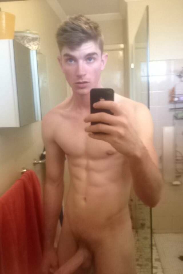 guysofgrindrexposed:  Submission