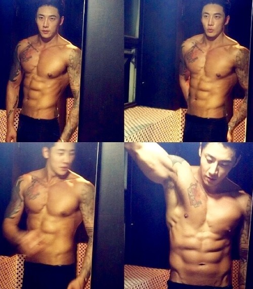 asianmusclefetish:  Original post: http://asianmusclefetish.tumblr.com 