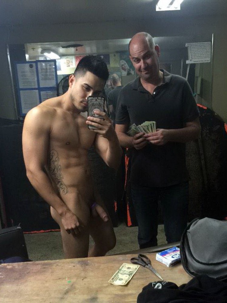 malestrippersunlimited:    [via Male Strippers Unlimited.com]    