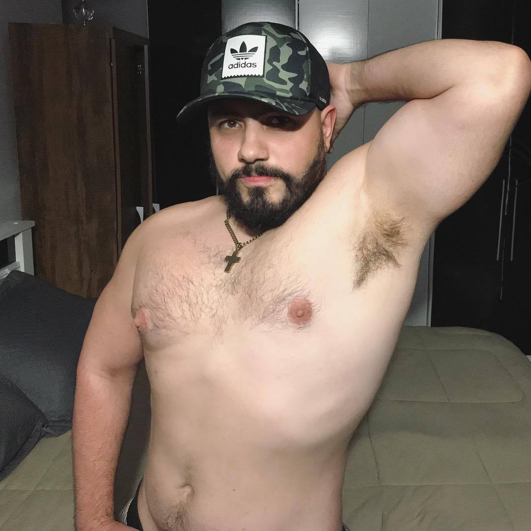 bear-hairy:  bear-hairy:  Déjanos tu comentario 🐻. Rebloguea y comparte el contenido