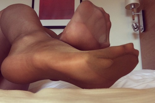 santadiabla666: For those of you who love nylon