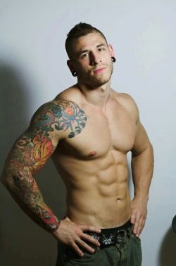 hotcunts:  Rocking bod, hot ink and love the plugs 