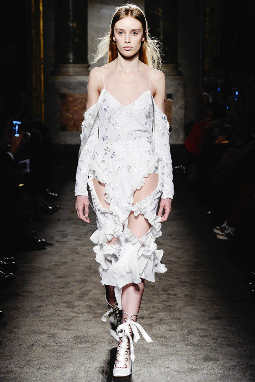 couture-day:    Fall/Winter 2016-17 Francesco Scognamiglio   