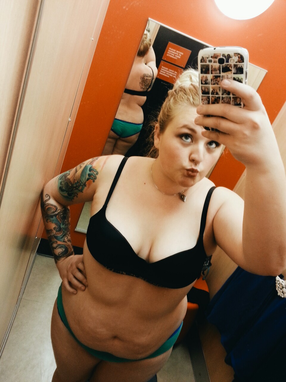 cum-get-hot-and-bothered:  Im loving my chubby belly today
