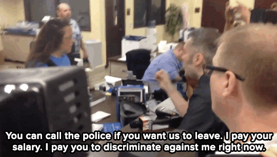 psyducked:  micdotcom:  micdotcom:   Kentucky clerk continues to ignore the Supreme