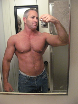 WOOF! What amazing DILF nipples! Slurp!