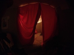 daddasprinsass:little spaces to call my own have always made me feel at ease, so I made my bed a fort 