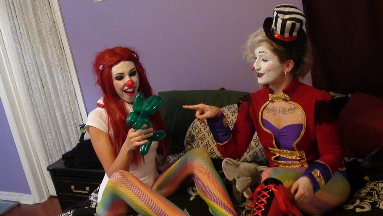 kitziklown:  thatmissquin:  A young woman is sleeping soundly in her bed when she