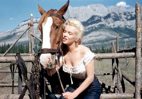 blueblackdream: Allan Snyder, Marilyn Monroe, 1953