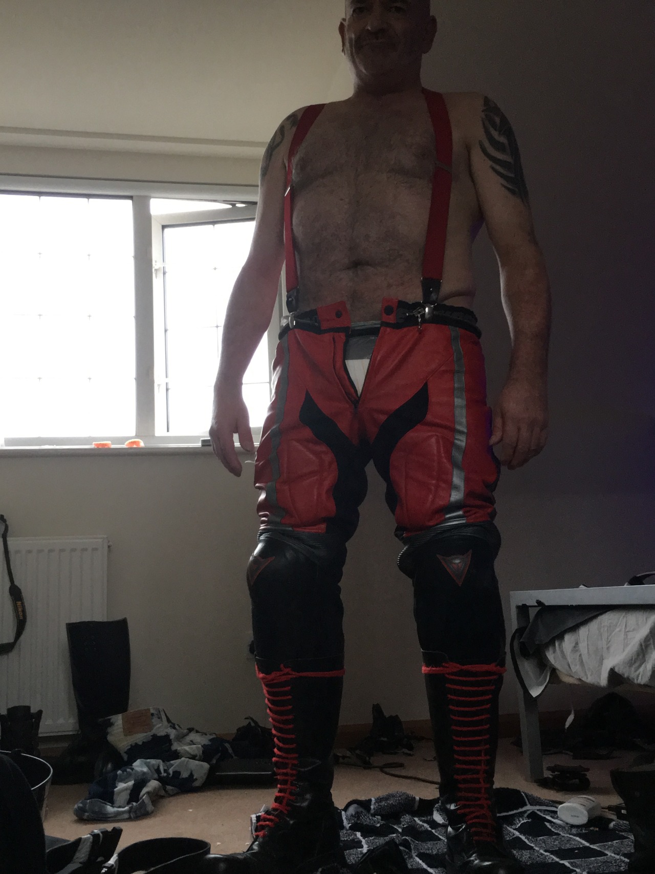 richardhandcuffhill:  ….nothing hornier than being strapped down and plugged/diapered