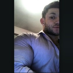 drwannabe:  Dean Forrest. tight shirt selfie