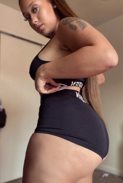 princejazziedad:DeliciouslySexy. Curvy. Reddbone. BootiDelicious MaMs SoulOfRegina&hellip;&hellip;.❤️