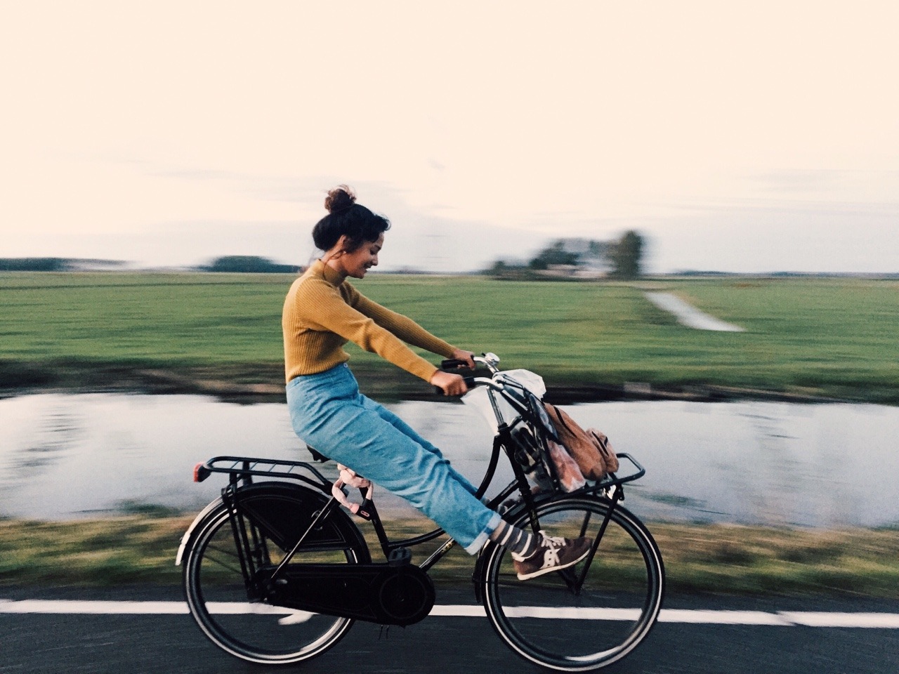 caseykaui:  My last bike ride in amsterdam, after afternoons in the city, it was