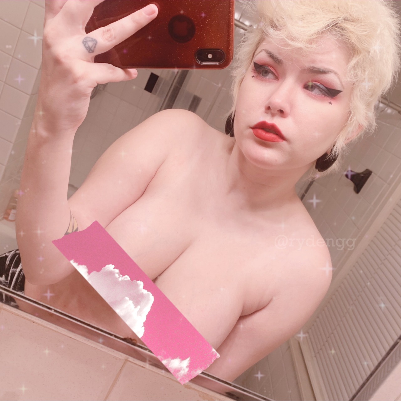 rydenxo:silly goofy sparkly shit 🌙💫⭐️☁️