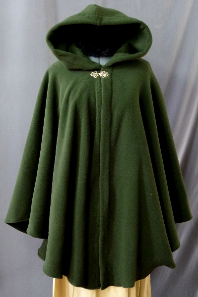 helpyoudraw:  Cloak references Cloak Maker Bertrand-Malvaux The Celts and Vikings Store