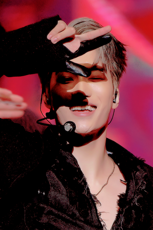 perfect-nini:  ©