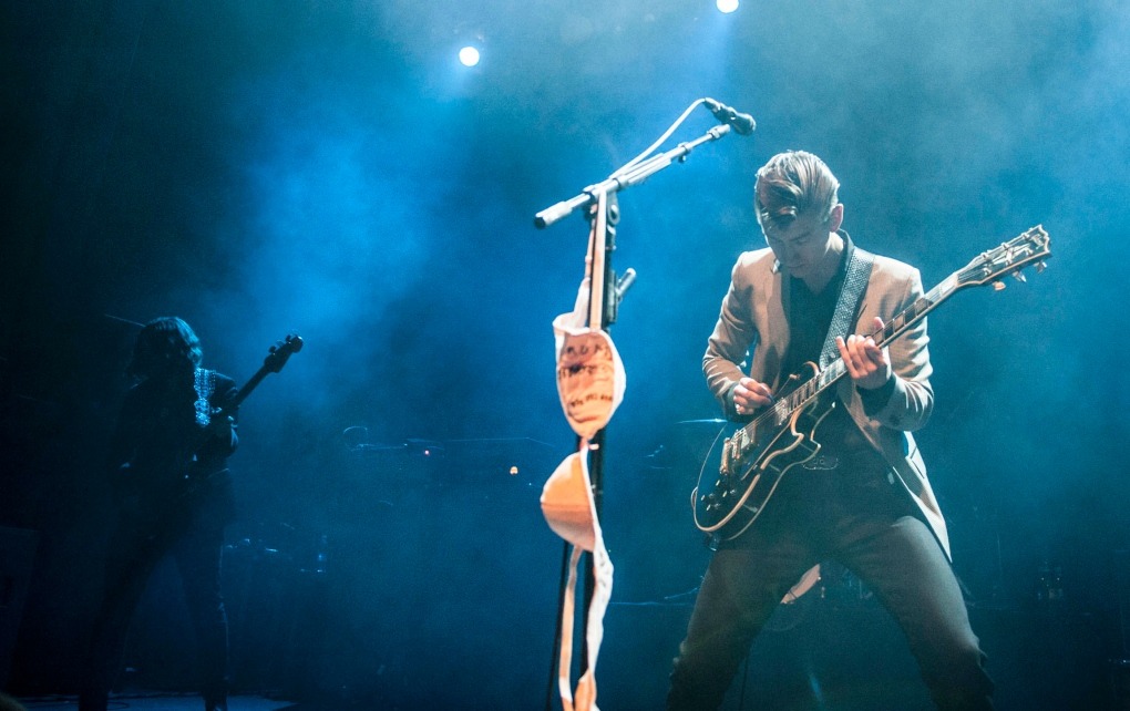 mybrbie:Arctic Monkeys @ Vogue Theatre (photo by Anil Sharma)
