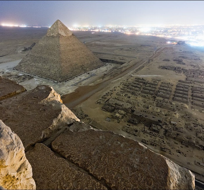 ianbrooks:  Riding the Pyramid Climbing up the Great Pyramids of Giza is punishable