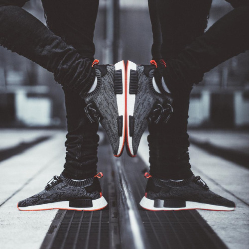 adidas nmd r1 firestarter