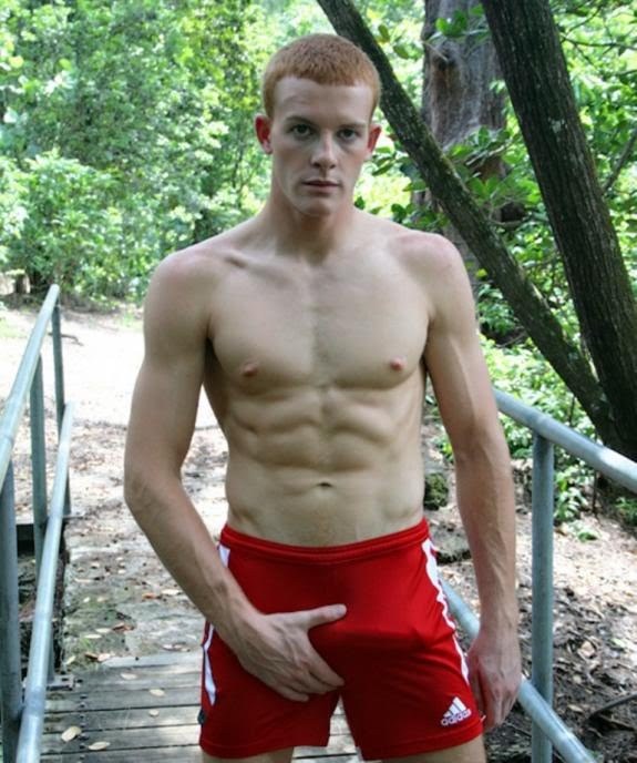 onlyredstuff:  #red #outdoor #solo #tight #twink 