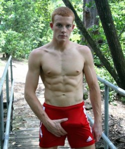 Onlyredstuff:  #Red #Outdoor #Solo #Tight #Twink 