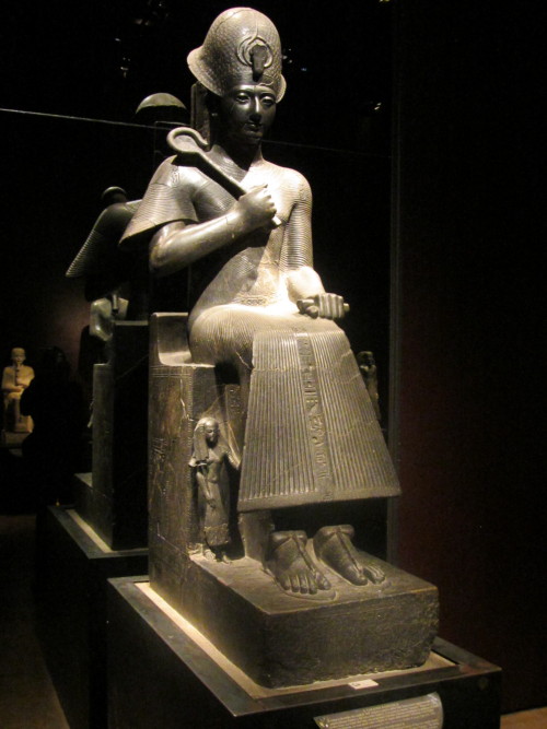 Seated statue of Ramesses III, 20th dynasty