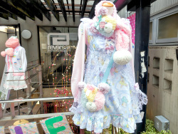 tokyo-fashion:Cute pastel fashion outside