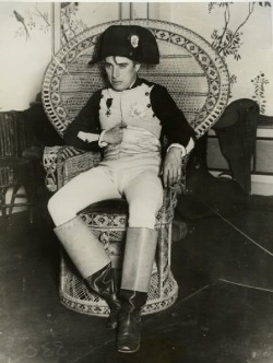 historicaltimes:  Charlie Chaplin dressed as Naploeon at a costume party hosted by William Randolph Hearst and Marion Davies . via reddit