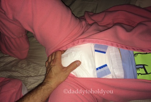 attend2me:  babytrevor:  daddytoholdyou:  By request, here is Sophia in her pink onesie and Daddy checking her diaper.  I use all three of the favored methods:  1.  The the “Peek-n-Feel” down the front of the diaper.  It’s cute and makes her feel