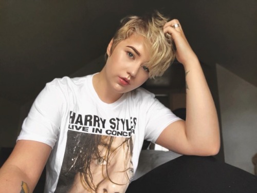 Boys In Makeup, Reblog If You Agree 💋