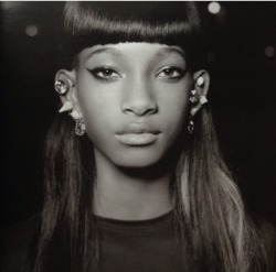 quickweaves:  pleasebboy:  YES YES! WILLOW IN GIVENCHY, PHOTO BY KARL.  !!!!!1 GODDESS ACTUALITIES 